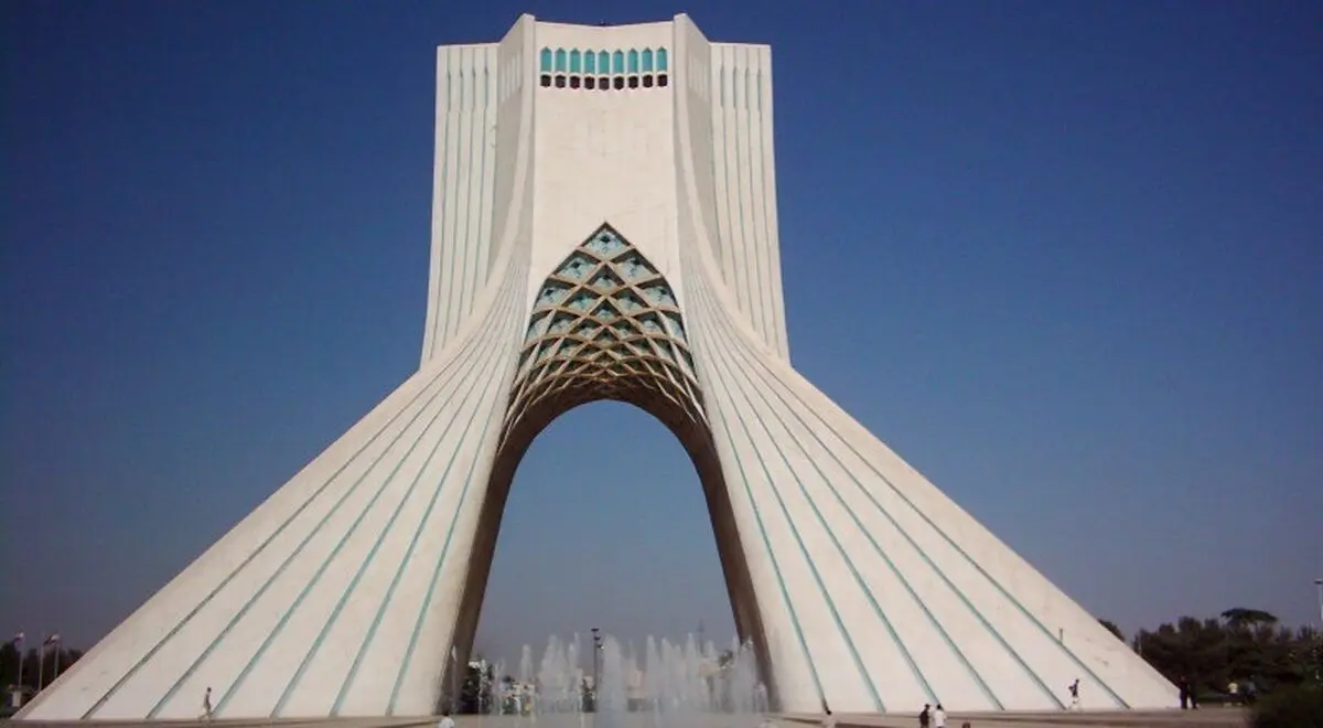 برج آزادی میزبان نمایشگاه نقاشیخط می‌شود