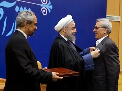 شهامت ظریف در دفاع از دری‌اصفهانی ستودنی است