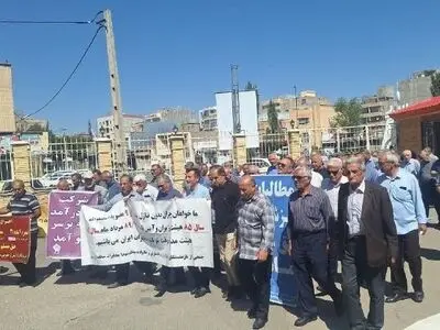 بازنشستگان مخابرات: به «بیمه اکمل» اعتراض داریم