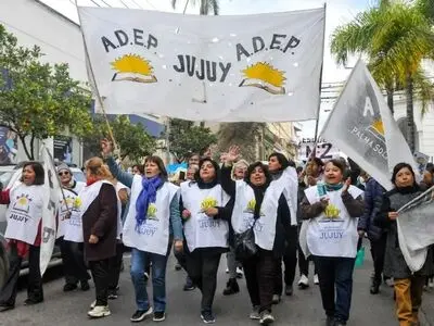 اعتراض معلمان آرژانتین به نقض حق اعتصاب