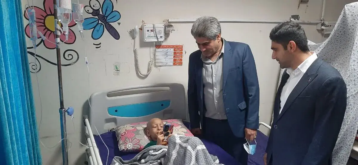 تجلیل از کادر درمان بیمارستان بقایی اهواز؛ تأکید رئیس خانه مطبوعات بر محکومیت حمله به کودکان مبتلا به سرطان