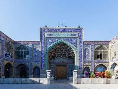 مسجد معروف اصفهان در آستانه نصف شدن/ عکس