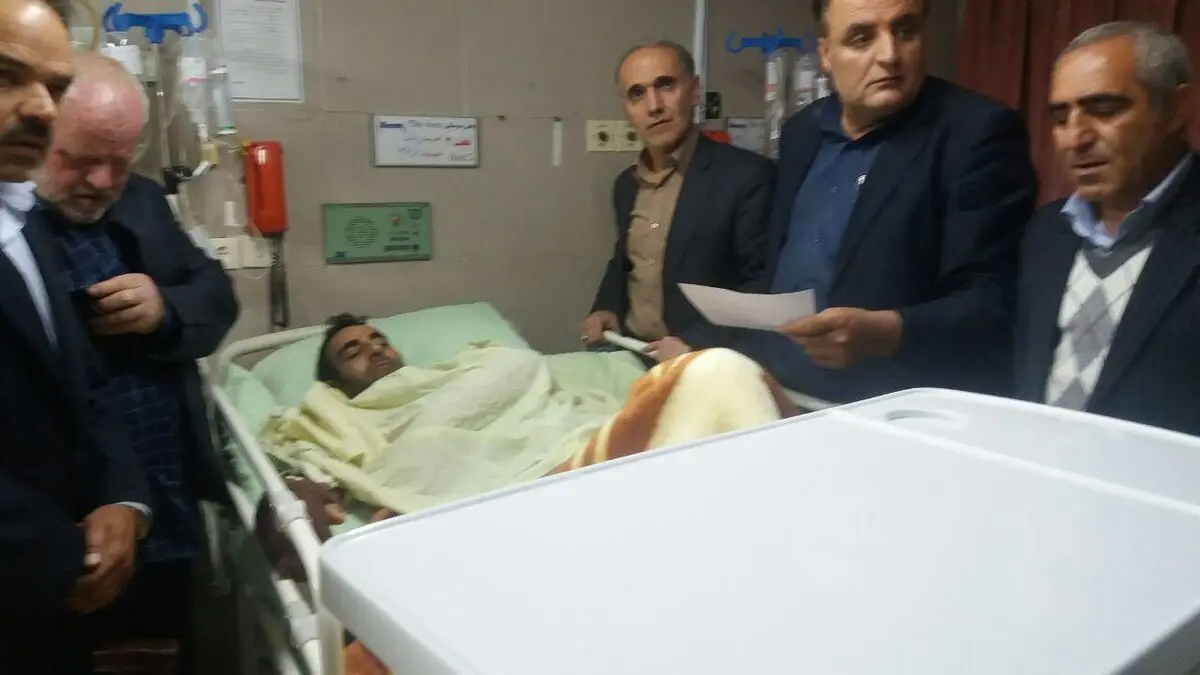 دیدار مسئولان کار و تامین اجتماعی قزوین با کارگر حادثه‌دیده شهرک لیا