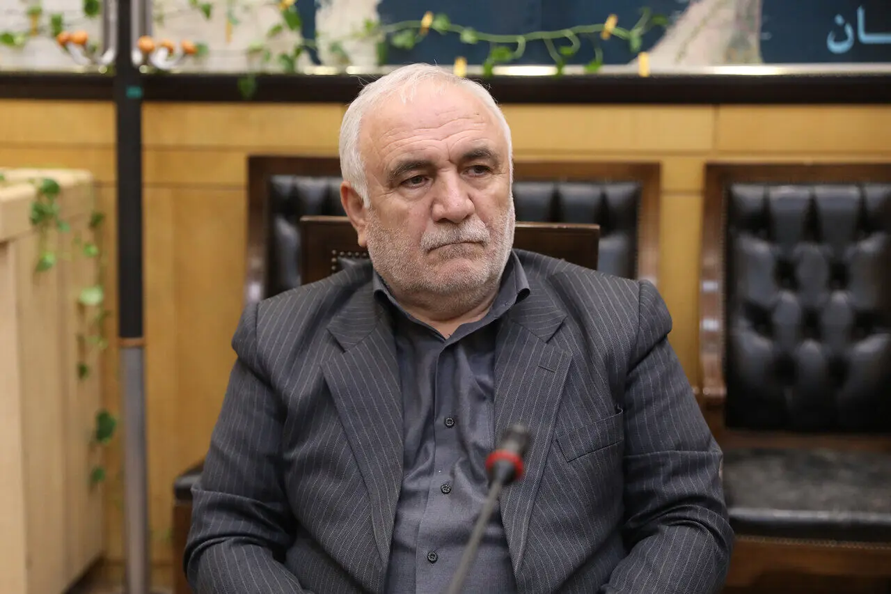 عبداللهی در نطق میان دستور: