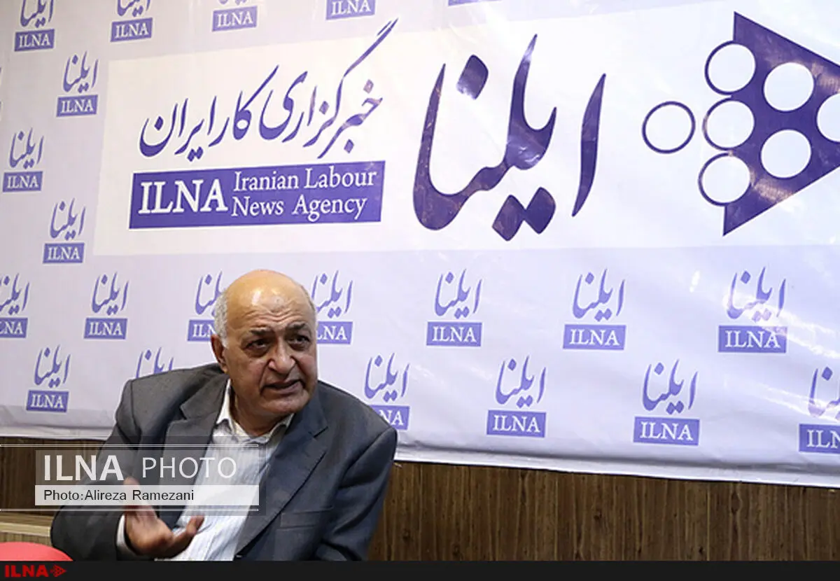 بعداز دکتر میناچی کشور هیچ برنامه درازمدتی برای فرهنگ نداشته/ با یک لیسانس و یک سقف ناشر می‌شوند/ اگر حمایت روحانی بود؛ معافیت کتابفروشان زودتر جواب می‌داد