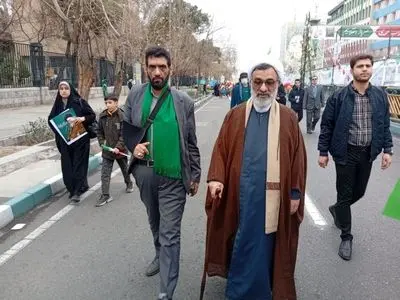 حضور دبیر شورای عالی انقلاب فرهنگی در راهپیمایی ۲۲ بهمن