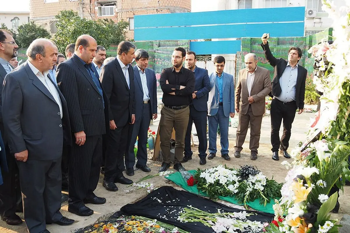 حضور استاندار جدید مازندران بر مزار مرحوم فرامرز درخشنده 