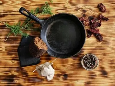 عوارض استفاده از ظروف تفلون خط و خش دار