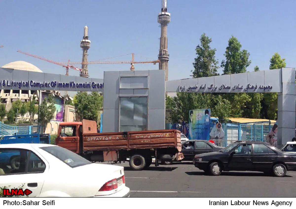 دلایل تاخیر در خروجِ لوازمِ ناشران از مصلی چیست؟