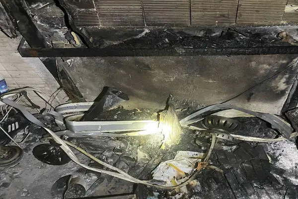 آتش‌سوزی آشپزخانه نمایشگاه اتومبیل در رشت مهار‌ شد 