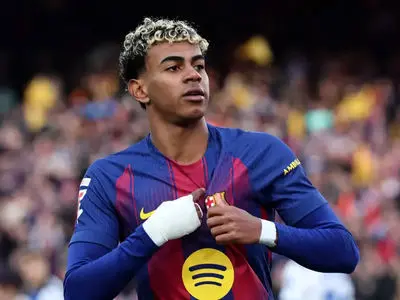 یامال مقایسه با رونالدو را رد کرد: می‌خواهم مسیر خودم را بسازم