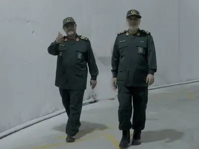 بازدید سرلشکر سلامی و سردار تنگسیری از یک پایگاه زیرزمینی