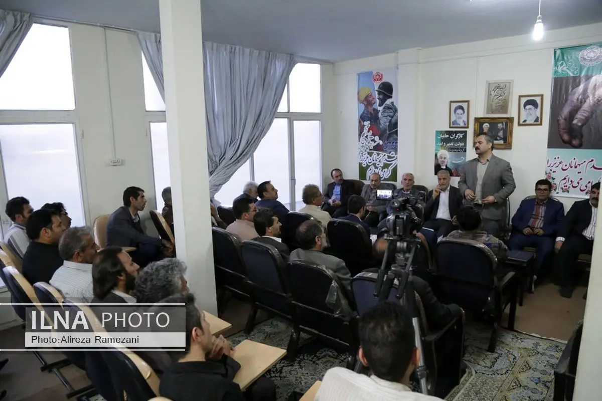 مراسم تجلیل از فعالان کارگری استان قم در سال ۹۴