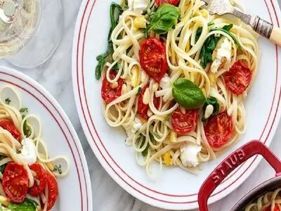 طرز تهیه اسپاگتی فوری با پنیر