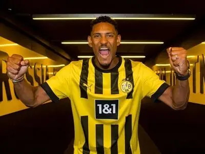 دوری چند ماهه ستاره دورتموند پس از ابتلا به سرطان