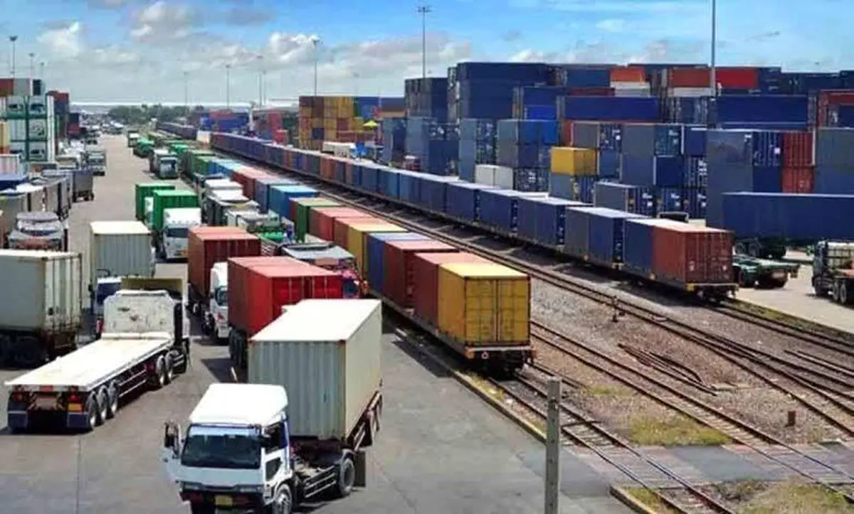 ترخیص ۶ هزار تن کالای اساسی از گمرکات آذربایجان شرقی در جنگ رمضان/صادرات ۳۳.۱ میلیون دلاری