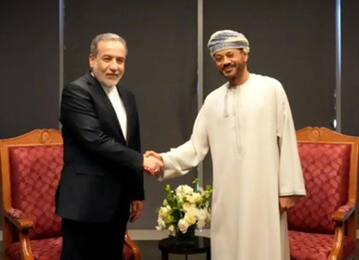 وزير الخارجية العماني يتحدث عن لقائه مع عراقجي