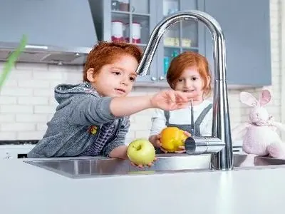 فرهنگ درست مصرف آب را از کودکی بیاموزیم