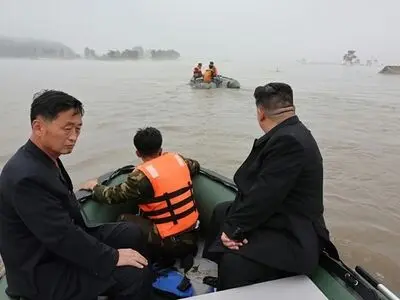 Leader Holds People in High Esteem