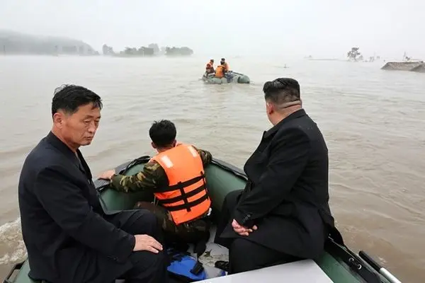 Leader Holds People in High Esteem