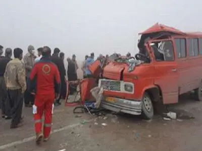 ۱۷ مصدوم در واژگونی یک مینی‌بوس در گیلان 