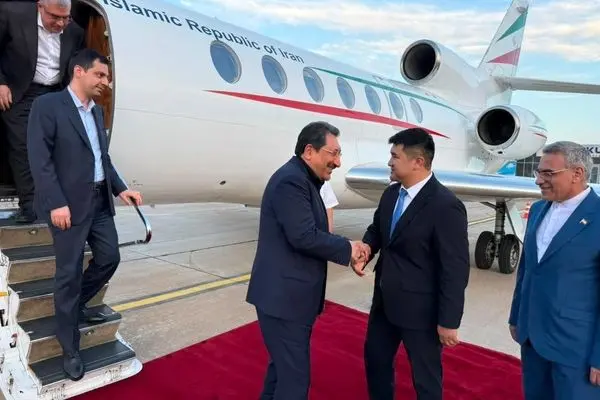 وزير الصناعة الايراني يغادر إلى قيرغيزستان