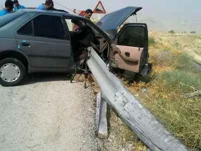 مرگ راننده 30 ساله در جاده اراک به قم بر اثر برخورد با گاردریل