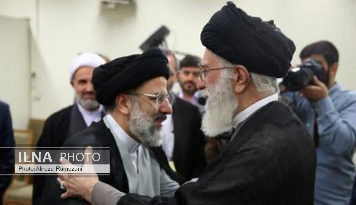 آیة الله خامنئی یعین السید رئیسی فی سدانة الروضة الرضویة