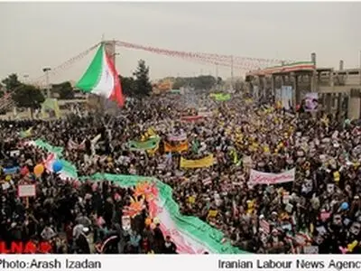 گزارش تصویری دوم از راهپیمایی ۲۲ بهمن در قم