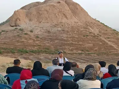 برگزاری مراسم شاهنامه‌خوانی در تل ضحاک شهرستان فسا