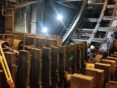 تعویض استراکچر اصلی بیس سگمنتهای ریختهگری اسلب یک شرکت فولاد خوزستان