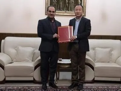 مسؤول : انشاء مقعد اللغة والادب الفارسی بجامعة اللغات والثقافة فی بکین