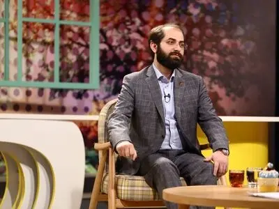 با خودمان رقابت می‌کنیم نه شبکه‌های ماهواره‌ای/لوکوموتیو نوجوان را در صداوسیما روشن کردیم