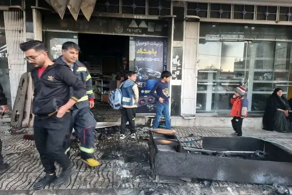 آتش سوزی واحد تجاری در یاسوج، یک نفر را روانه بیمارستان کرد 