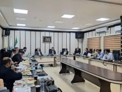 بررسی عملکرد شرکت عمران، آب و خدمات جزیره کیش با حضور محمد کبیری / تأکید بر تداوم پروژه‌های عمرانی و خدماتی کیش در هر شرایطی