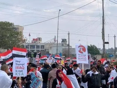 آغاز تظاهرات میلیونی در بغداد برای اخراج نیروهای آمریکایی از عراق