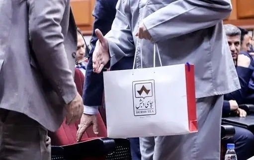 فاطمی‌امین و ساداتی‌نژاد باید خود را به زندان معرفی کنند/ پول‌های کثیف فساد دبش دوباره علیه قوه قضائیه توزیع می‌شود؟!