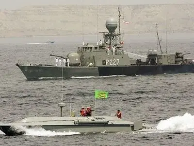 Iran naval forces conduct massive drills