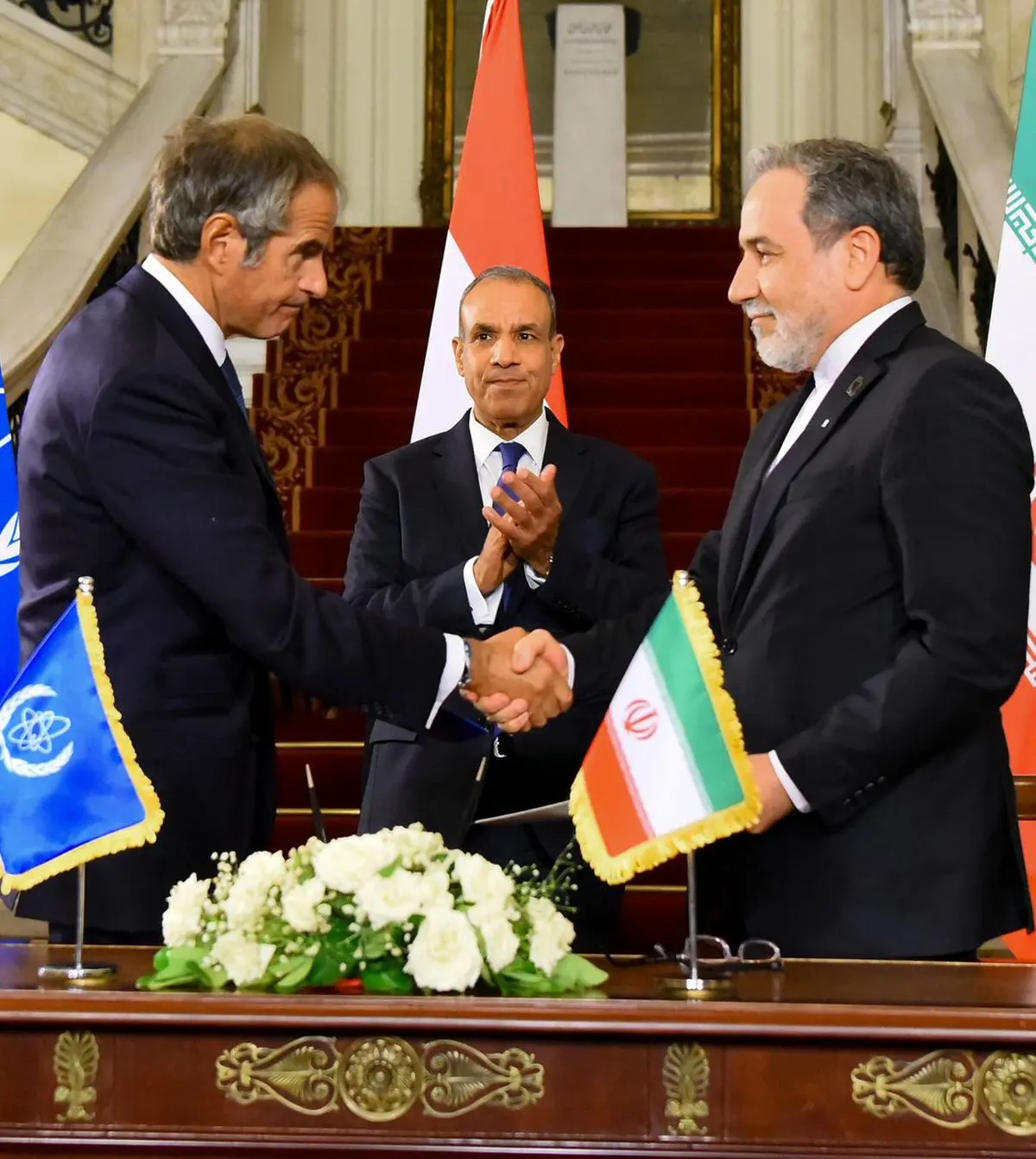 گفت‌وگوی تلفنی عبدالعاطی با عراقچی و گروسی