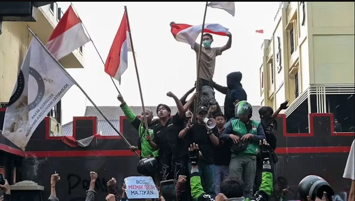 ادامه سرکوب‌ کارگران و رانندگان در اندونزی/ جاکارتا همچنان ناآرام است