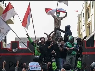ادامه سرکوب‌ کارگران و رانندگان در اندونزی/ جاکارتا همچنان ناآرام است