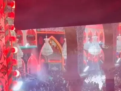 دسته عزاداری طویریج با شعار "لبیک یا حسین" وارد حرم سیدالشهدا شد + فیلم