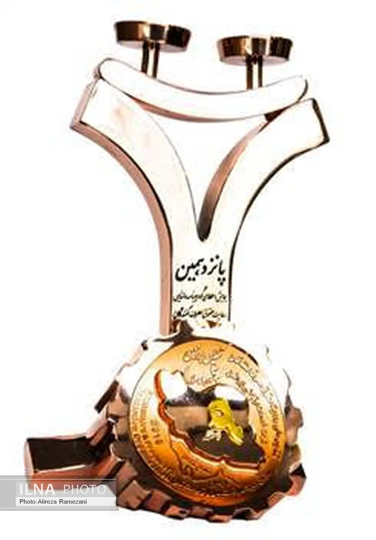 ایرانسل تنها اپراتور دریافتکننده تندیس و گواهینامه ملی رعایت حقوق مصرفکنندگان شد