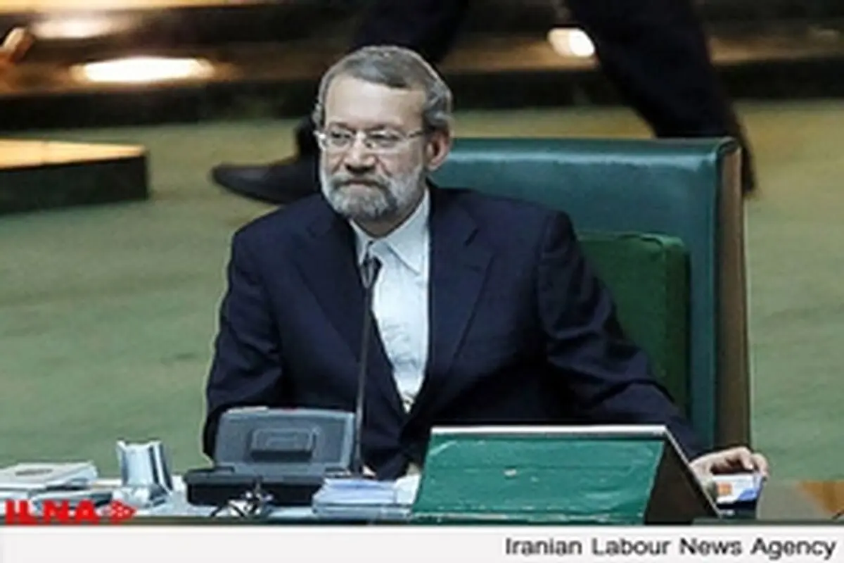 کسانی که رای مجلس را قبول ندارند دیکتاتورند
