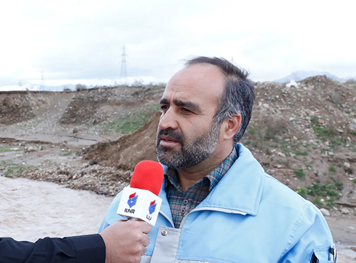 سیلاب رودخانه حاجی‌عرب همچنان ادامه دارد/ تبدیل سیلاب تهدیدی برای روستاهای اطراف بوئین زهرا 
