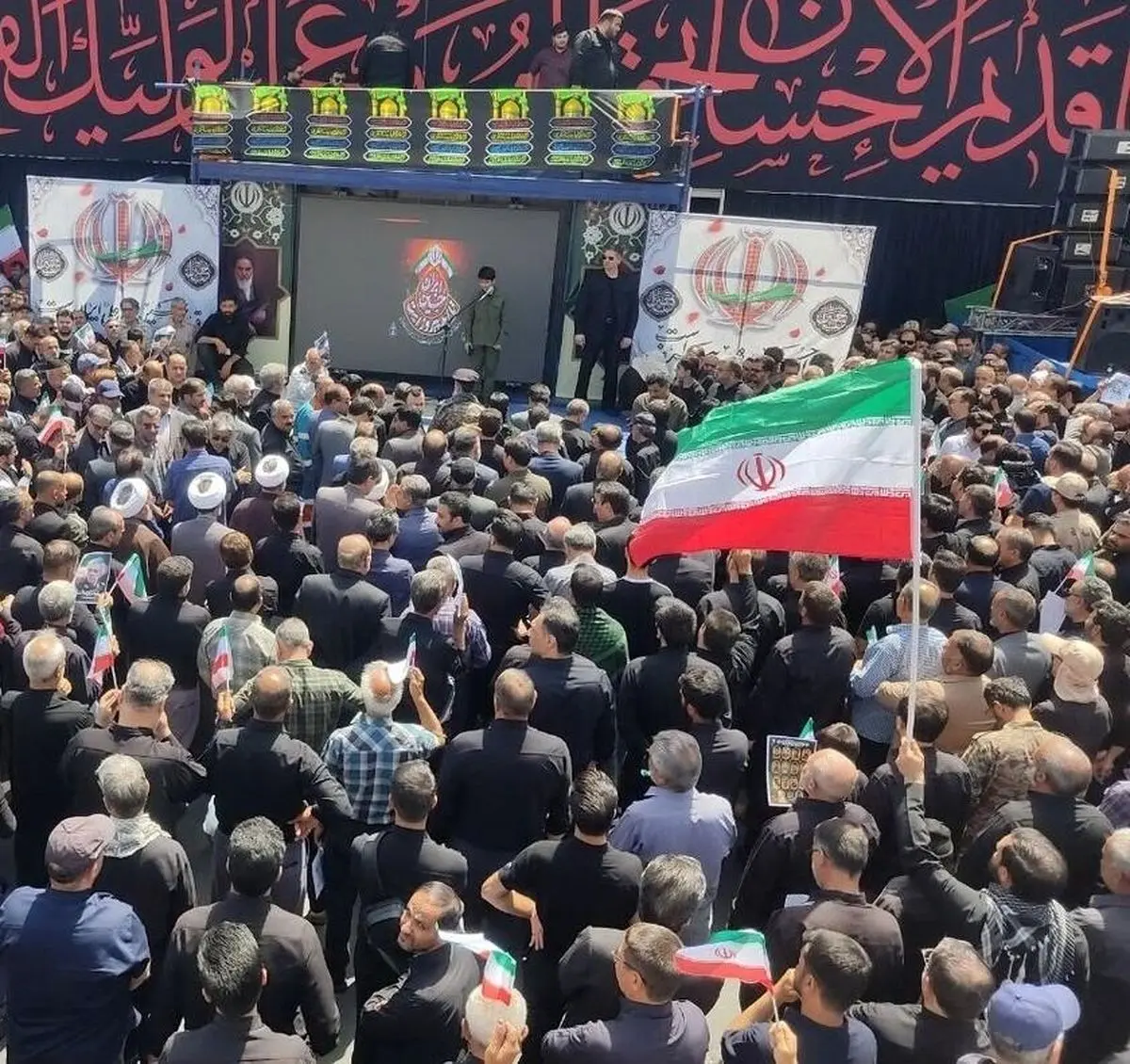 برگزاری مراسم تشییع ۱۵ شهید حملات رژیم غاصب صهیونی در مشهد