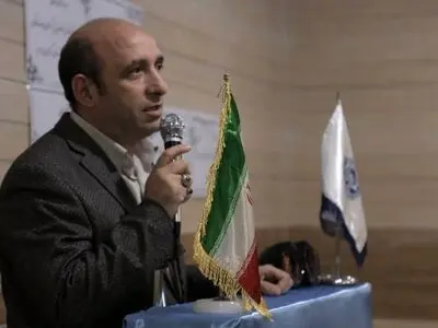 یارانه ارزی مستقیما به گروه‌های هدف داده شود/ بازتوزیع درآمدها و هدایت نقدینگی به سمت تولیدی ضروری است