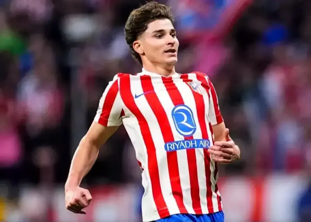 آلوارز شایعات انتقال به بارسلونا را رد کرد