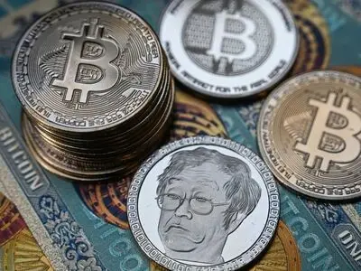Bitcoin price tumbles despite positive ETF news continuing to mount