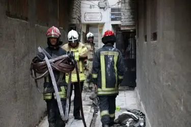 وقوع حادثه آتش‌سوزی در یک واحد مسکونی خیابان عبدالمطلب شهر مشهد / 11 نفر نجات یافتند